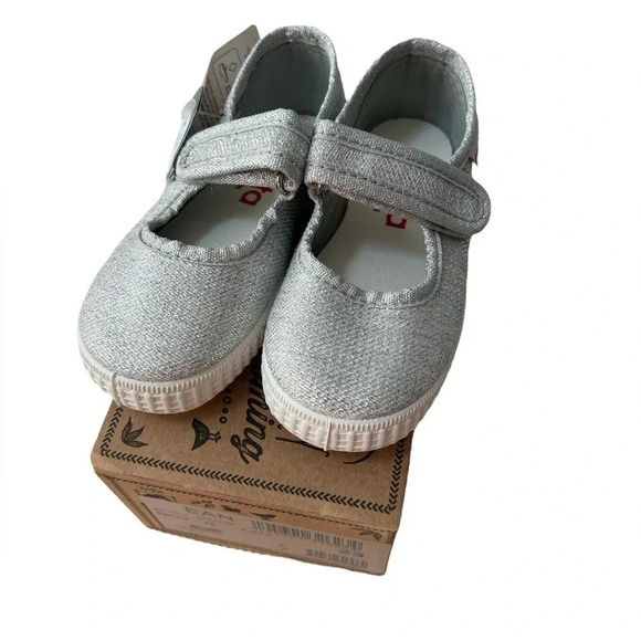NWT Cienta Silver Sparkle Velcro T-Strap Shoes - Picture 3 of 6